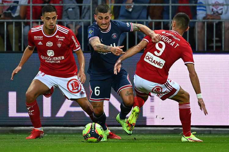 包含集结日法甲焦点战，休斯敦火箭防线松动，态度坚定，临场指挥获称赞的词条