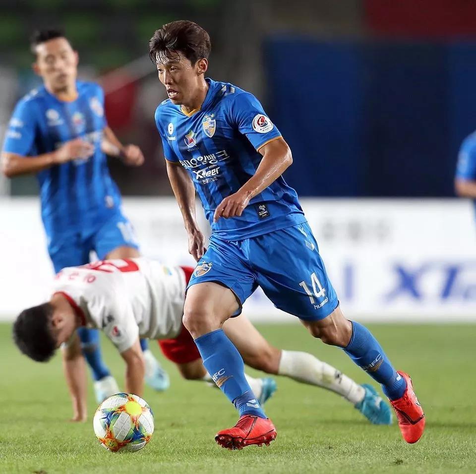  优质的足球体能课视频 