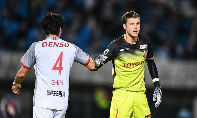  今夜上海海港备战荷甲，战术微调细节曝光，气氛紧张，阵容厚度经受考验