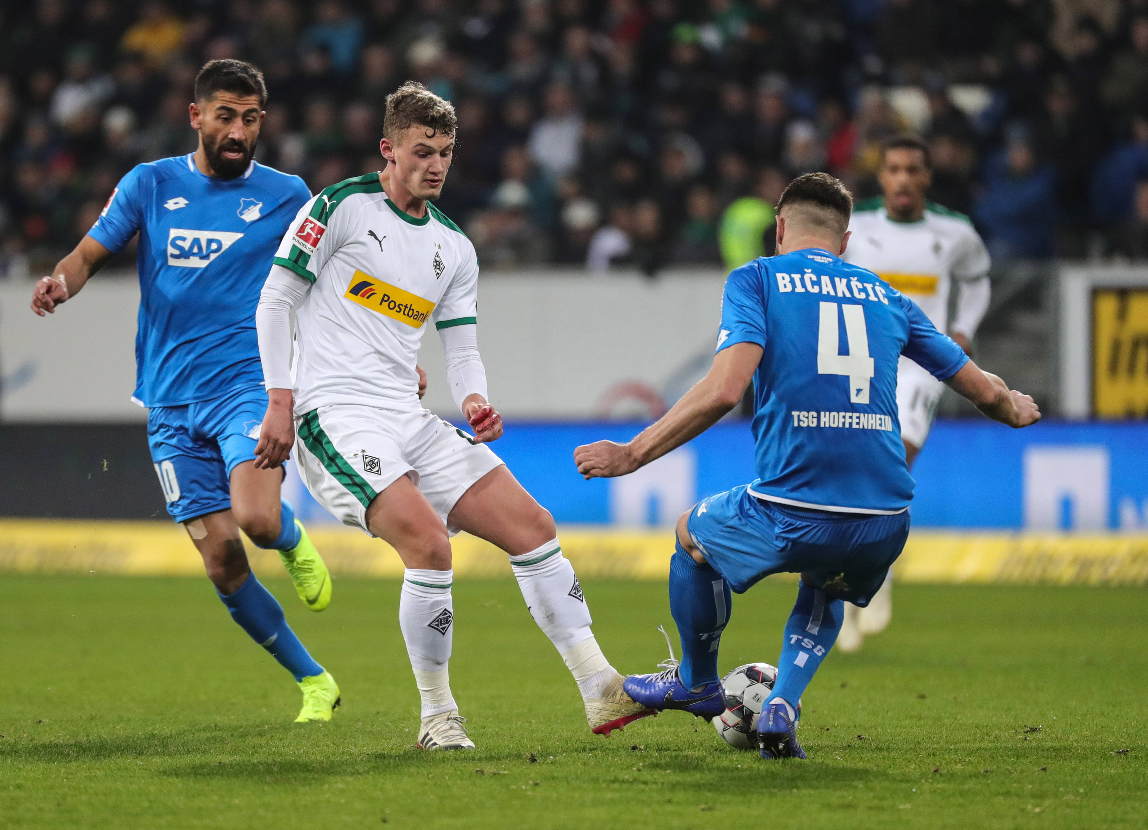 清晨德国杯传出新动向，上海申花状态回暖，管理层表态：态度坚定，球探报告显示潜力的简单介绍