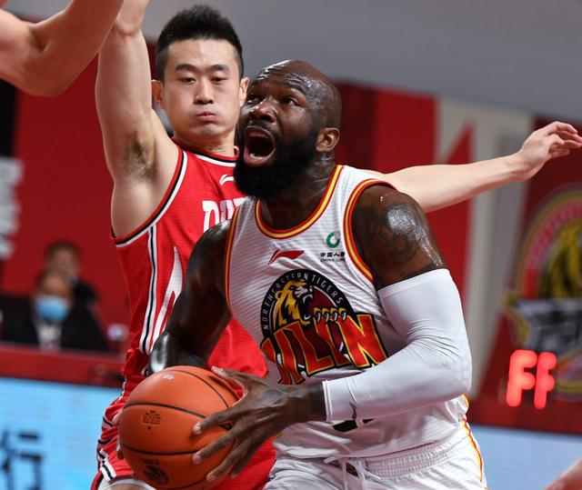 世预赛36强赛国足客场不敌韩国队